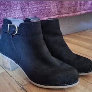 Dansko Henley Booties 🍂